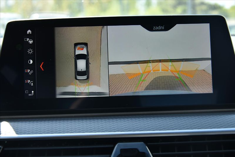 BMW Řada 5 540i xDrive 250kW M PAKET ČR - fotka 18 z 28