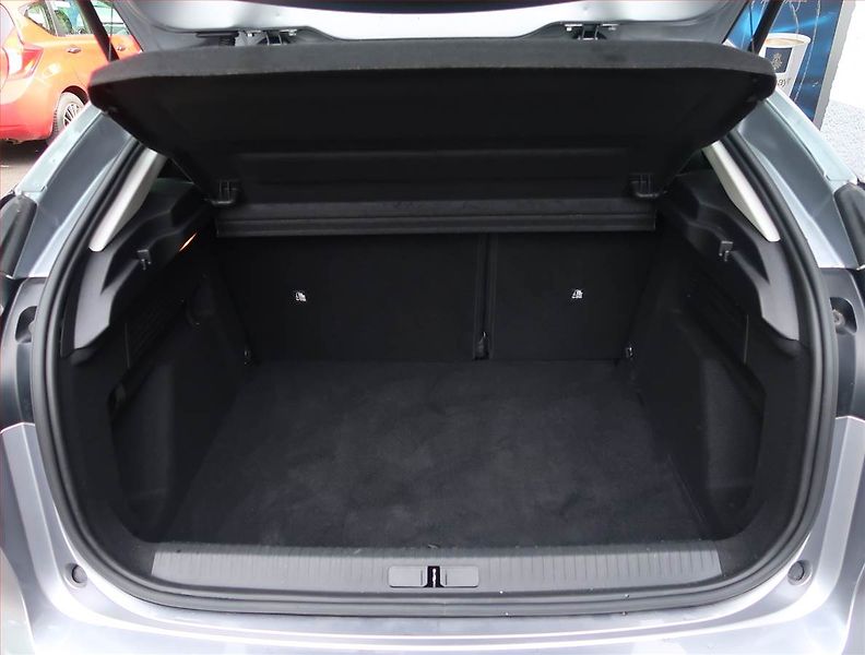 Citroën C4 (2021) 1.2 PureTech, Navi, Tempomat - fotka 14 z 18