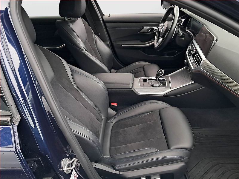 BMW Řada 3 (2021) 330 e xDrive - fotka 9 z 24