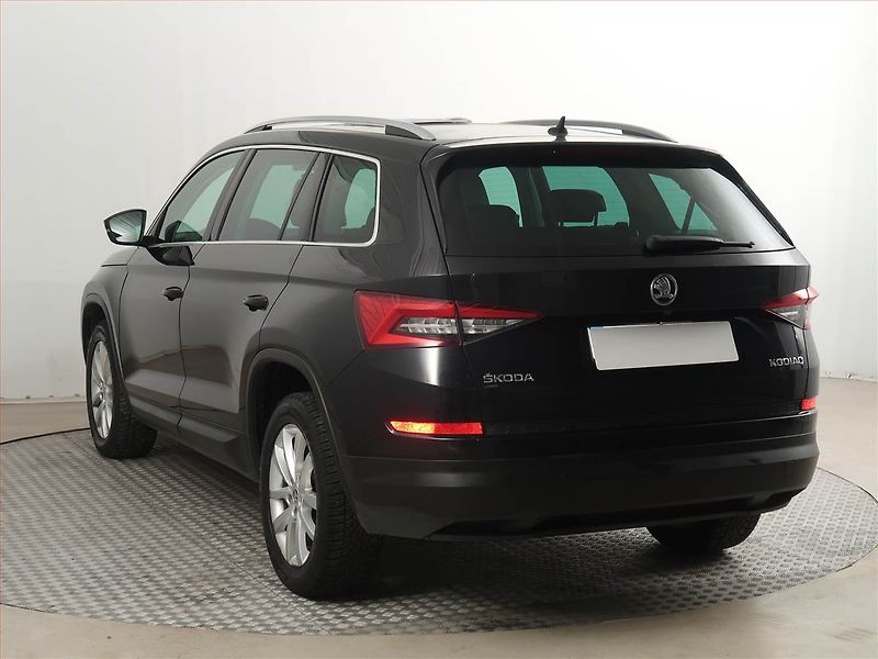 Škoda Kodiaq (2018) 1.5 TSI, Automat, 7 míst, Kůže - fotka 4 z 21