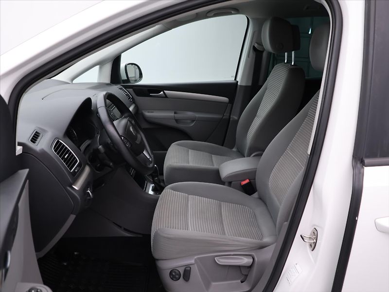 Seat Alhambra 2.0 TDI 103kW DSG Style Xenon - fotka 10 z 27