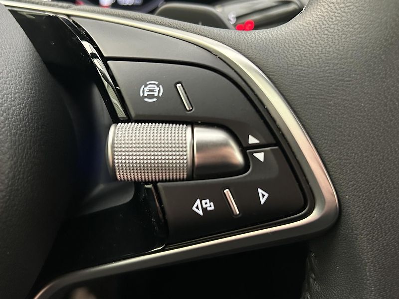 Škoda Superb 2.0 TDi L & K - fotka 16 z 30
