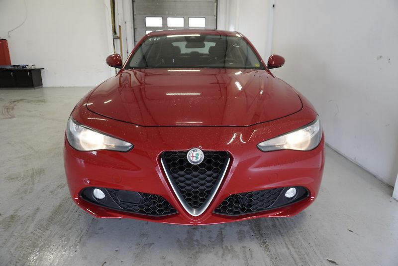 Alfa Romeo Giulia 2.2 JTD 132kW - fotka 2 z 28