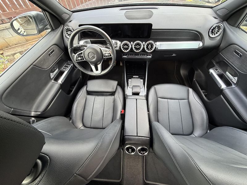 Mercedes-Benz EQB (2022) 300 4M, 7míst, Tažné, SOH 96% - fotka 11 z 12