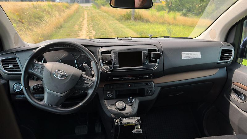 Toyota ProAce (2022) ČR L2 Automat 8 pax Webasto - fotka 7 z 28