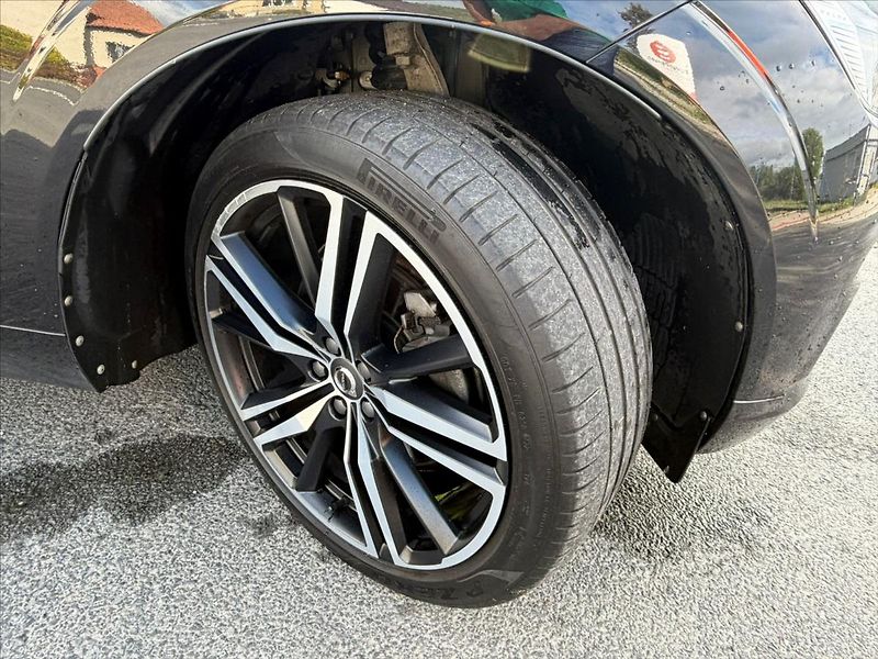 Volvo XC60 2,0 - fotka 8 z 62