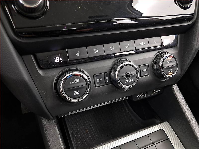 Škoda Octavia (2016) 1.6 TDI, Navi, Tempomat - fotka 14 z 17