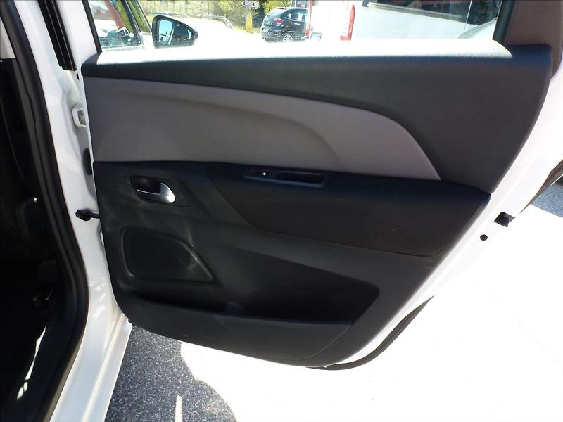 Citroën C4 Picasso 1,2 Pure Tech 110 Nové rozvody - fotka 23 z 42