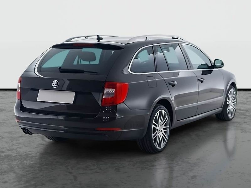 Škoda Superb (2015) Comfort 2.0 TDI, Navi, Xenony - fotka 5 z 21