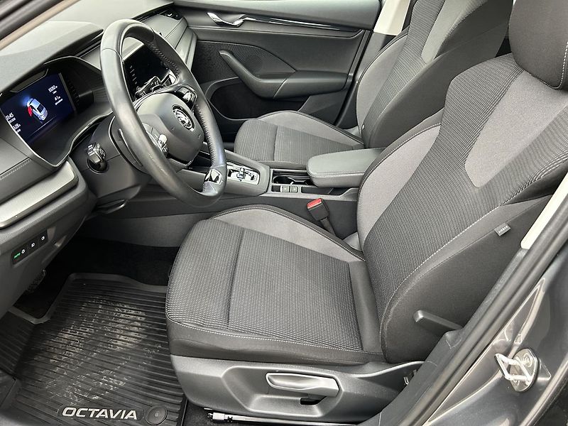 Škoda Octavia 1.0 TSI Ambiente plus - fotka 7 z 23