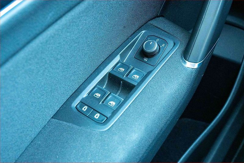Volkswagen Touran (2016) Highline 1.4 TSI, Automat - fotka 16 z 23