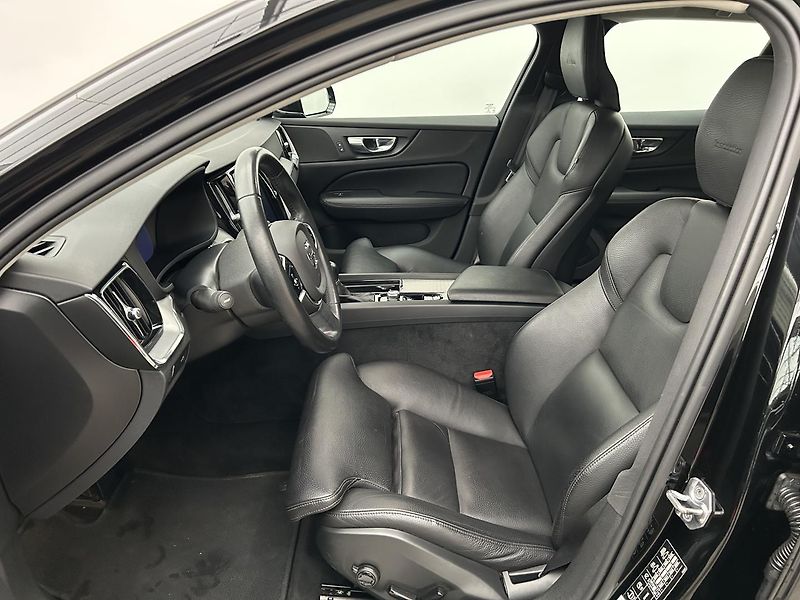 Volvo V60 2.0 T5 INSCRIPTION - fotka 11 z 25