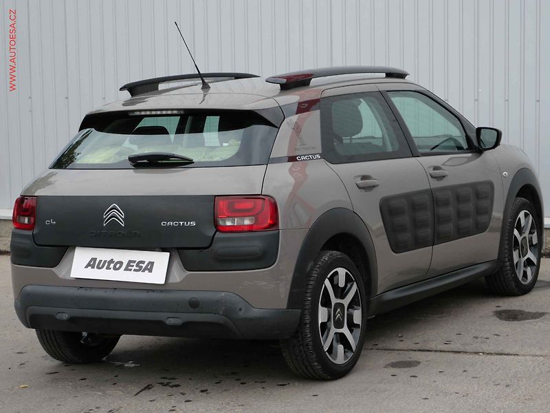 Citroën C4 Cactus (2015) 1.2 PT, ČR, AC, tempo, park - fotka 4 z 21