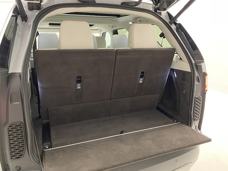 Land Rover Discovery TD6 HSE AWD AUT 7míst - fotka 30 z 44