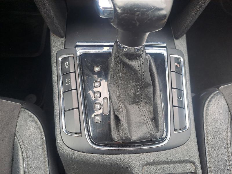 Škoda Superb 2,0 TDI DSG KOUPENO CZ - fotka 15 z 16