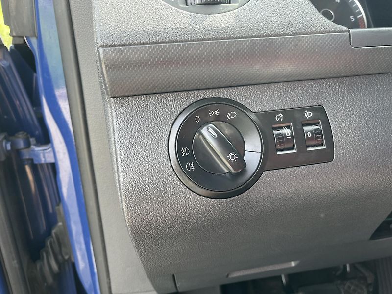 Volkswagen Caddy 1.6 TDi ČR 5 Míst - fotka 20 z 26