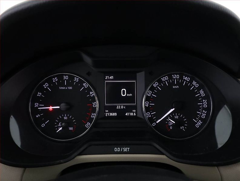 Škoda Octavia (2013) Elegance 1.6 TDI, Serv.kniha - fotka 9 z 14