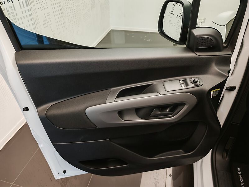 Toyota ProAce City Verso Full Electric (50kWh) Business - fotka 15 z 27