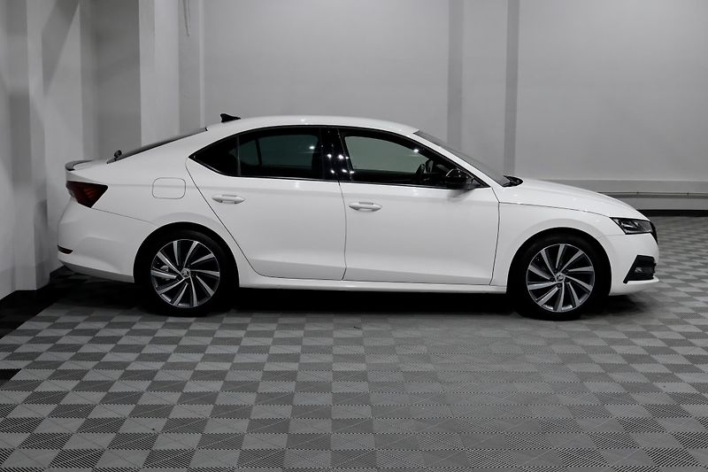 Škoda Octavia 4 2.0 TDI 110 kW DSG - fotka 4 z 45
