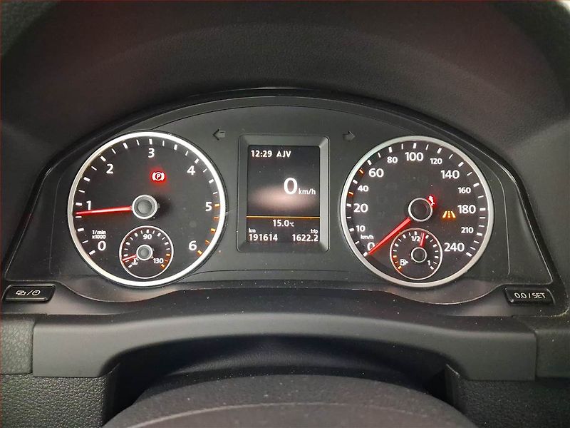 Volkswagen Tiguan (2014) 2.0 TDI, 4X4, Serv.kniha - fotka 11 z 22