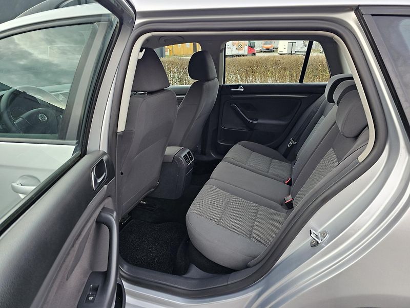 Volkswagen Golf 1.9 TDI 77kW,KLIMA,2x KOLA - fotka 29 z 38