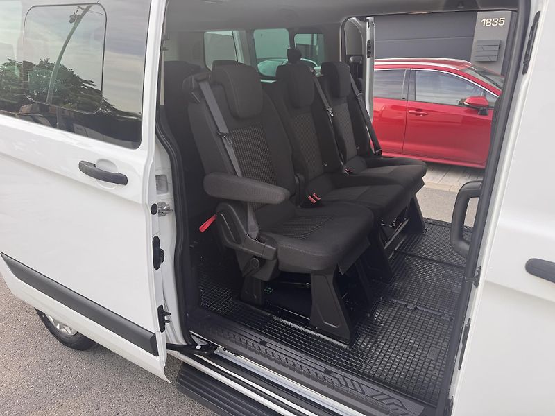 Ford Tourneo Custom 2.2TDCI 92KW L2 9.MÍST - fotka 25 z 32