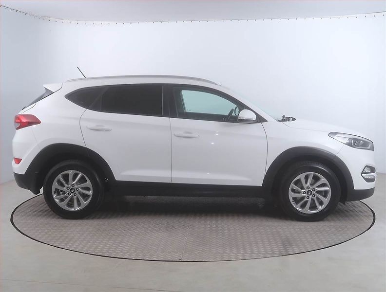 Hyundai Tucson (2017) 1.7 CRDi, Serv.kniha, Navi - fotka 6 z 15