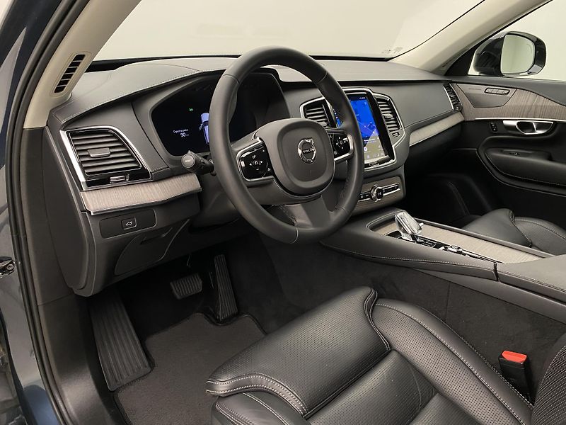Volvo XC90 B5 AWD DARK PLUS AUT CZ 7m - fotka 4 z 67