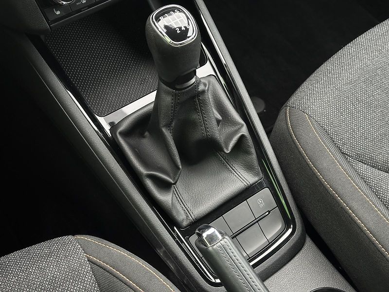 Škoda Kamiq 1.0TSi 110PS Ambition LED Temp - fotka 27 z 36