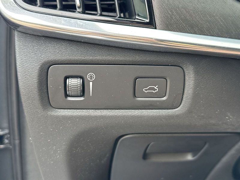 Volvo V90 (2019) 2.0 TDI 4x4 Automat CROSS COUN - fotka 12 z 31