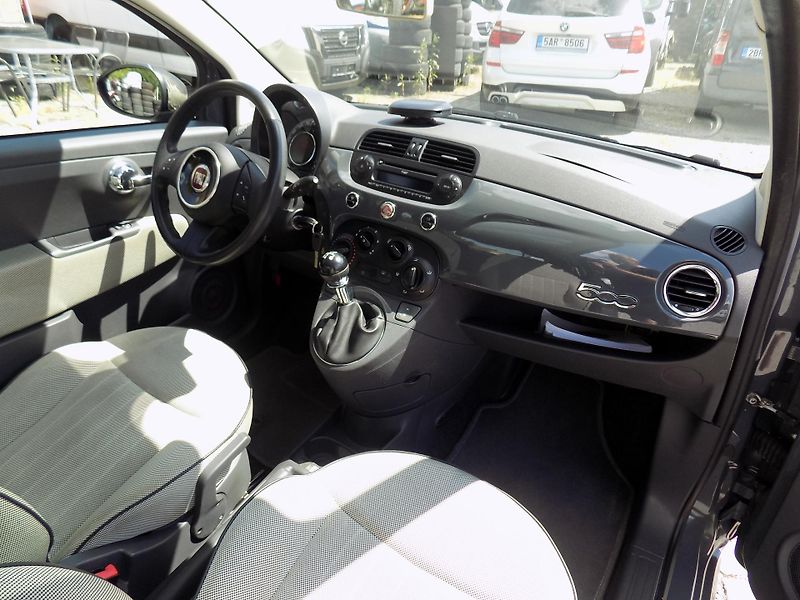 Fiat 500 1,2I 51 KW LOUNGE PANORAMA - fotka 26 z 38