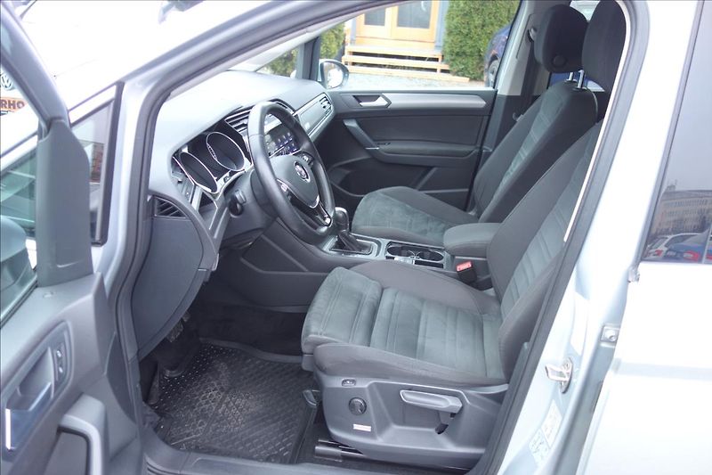 Volkswagen Touran 2,0 TDi 110KW,ČR,SERV.KN.,DSG. - fotka 10 z 34