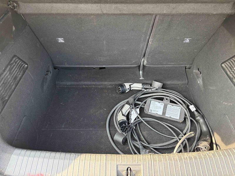 Renault Mégane (2023) E-Tech Ev60 220k Techno 94%SOH - fotka 25 z 28