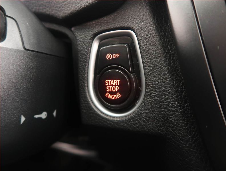BMW Řada 3 (2013) 320 d xDrive, 4X4, Automat - fotka 17 z 19