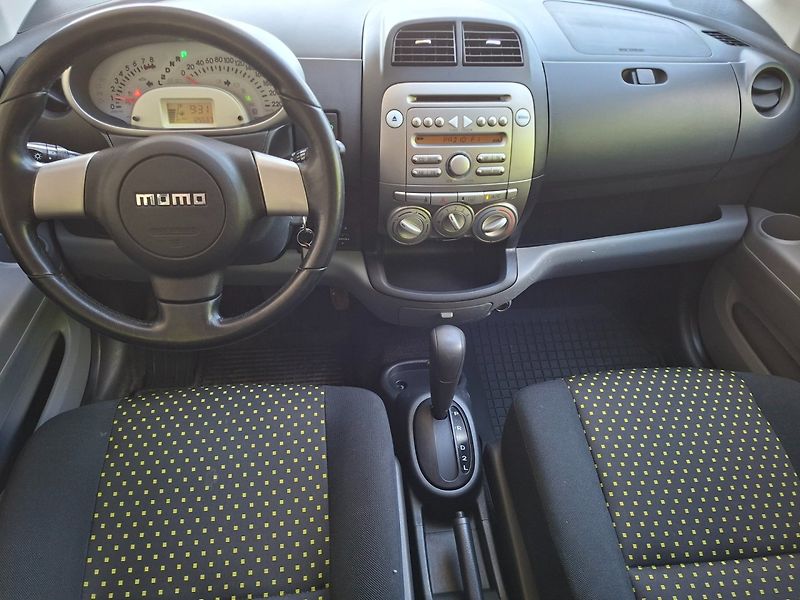 Daihatsu Sirion (2006) 1.3i 67kW AUT 4WD - fotka 13 z 39