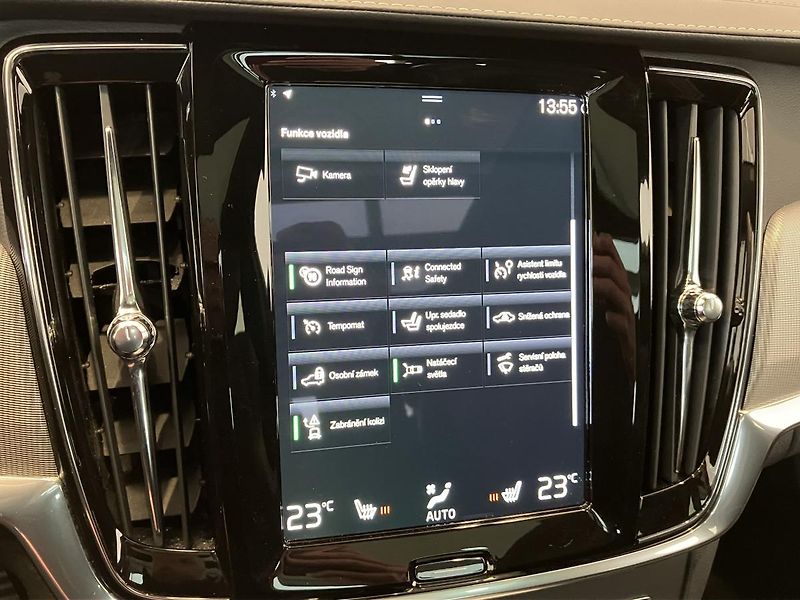 Volvo V90 B4 FWD R-DESIGN AT8 - fotka 24 z 30