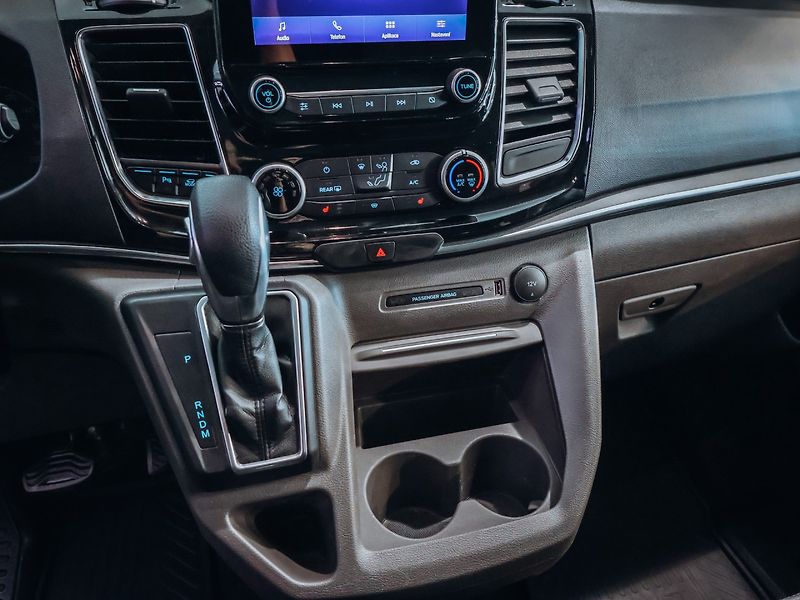 Ford Tourneo Custom 2.0TDCi Titanium AT 125 kW L2 - fotka 17 z 27