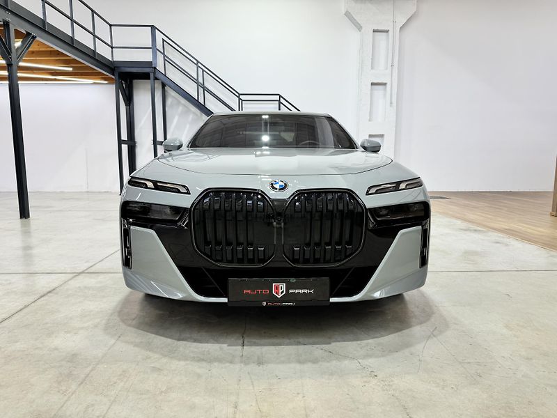 BMW Řada 7 (2025) BMW Rad 7 740d mHEV xDrive A/T - fotka 2 z 16
