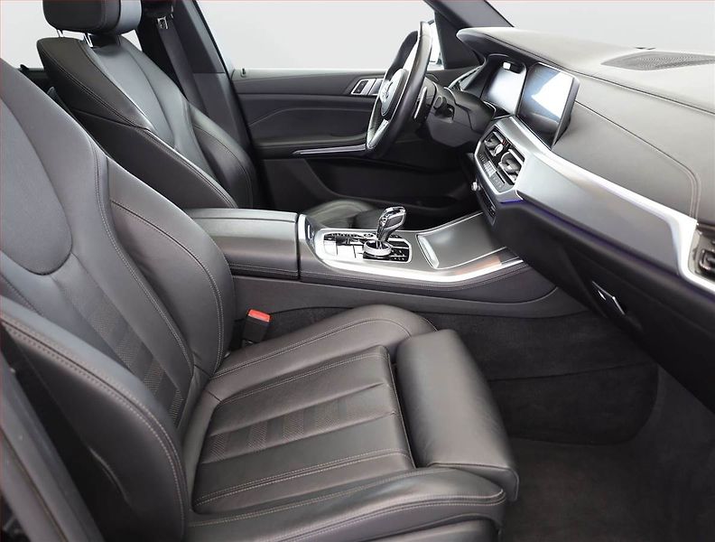 BMW X5 (2021) xDrive30d - fotka 7 z 21