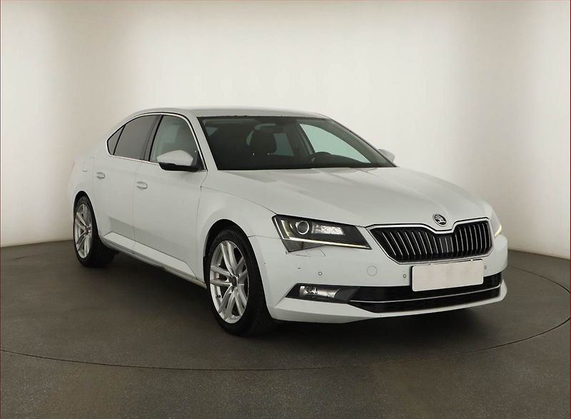 Škoda Superb (2015) 2.0 TDI, Automat, Navi, Xenony - fotografie inzerátu