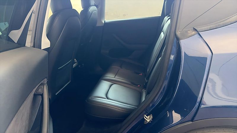 Tesla Model Y (2021) Long Range Dual Motor AWD - fotka 6 z 8