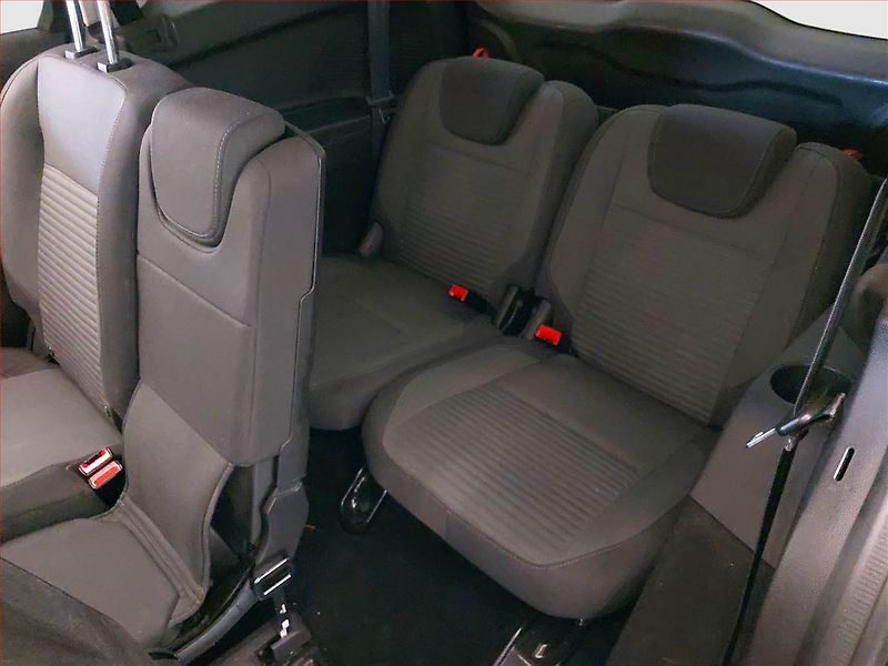 Ford Grand C-MAX (2015) Trend 1.5 TDCi, 7 míst, Navi - fotka 22 z 23