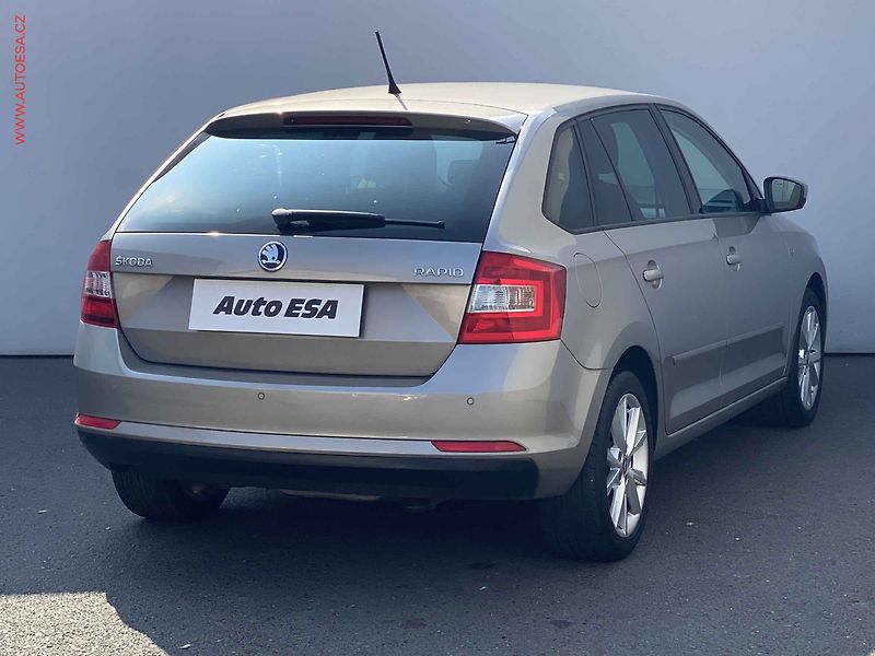 Škoda Rapid (2014) 1.2 TSi, Ambition, +kola - fotka 4 z 17