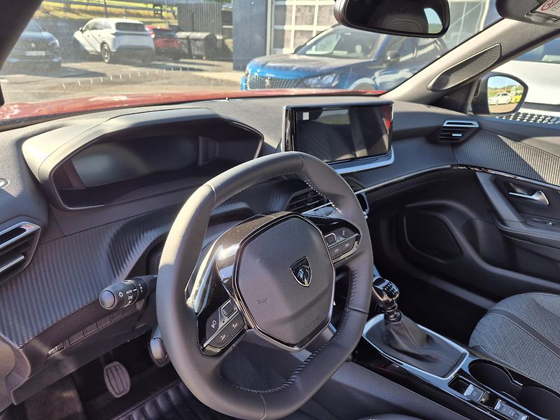 Peugeot 2008 (2026) ALLURE Turbo 100 MAN6 - fotka 15 z 24
