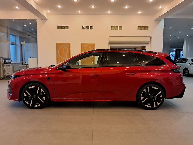 Peugeot 308 SW GT Hybrid 145 e-DCS6 - fotka 8 z 40
