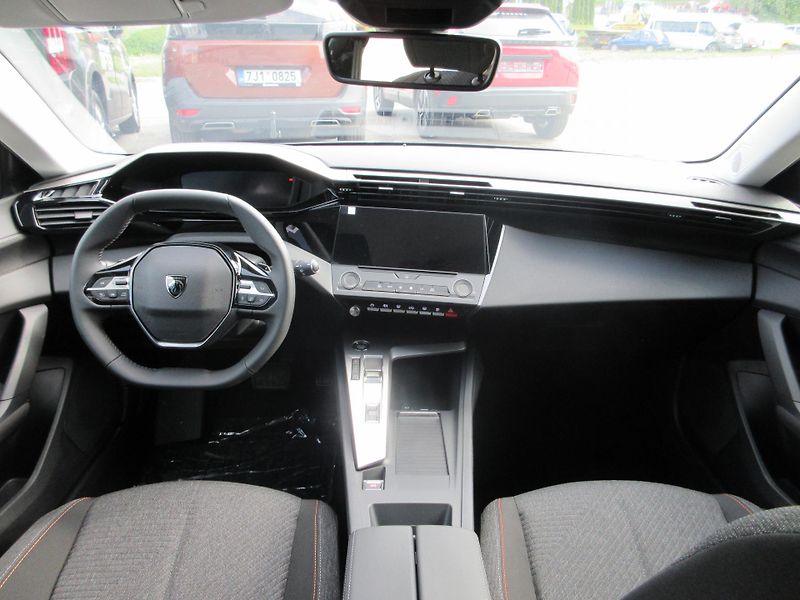 Peugeot 308 (2025) SW STYLE Hybrid 145 e-DCS6 - fotka 15 z 31