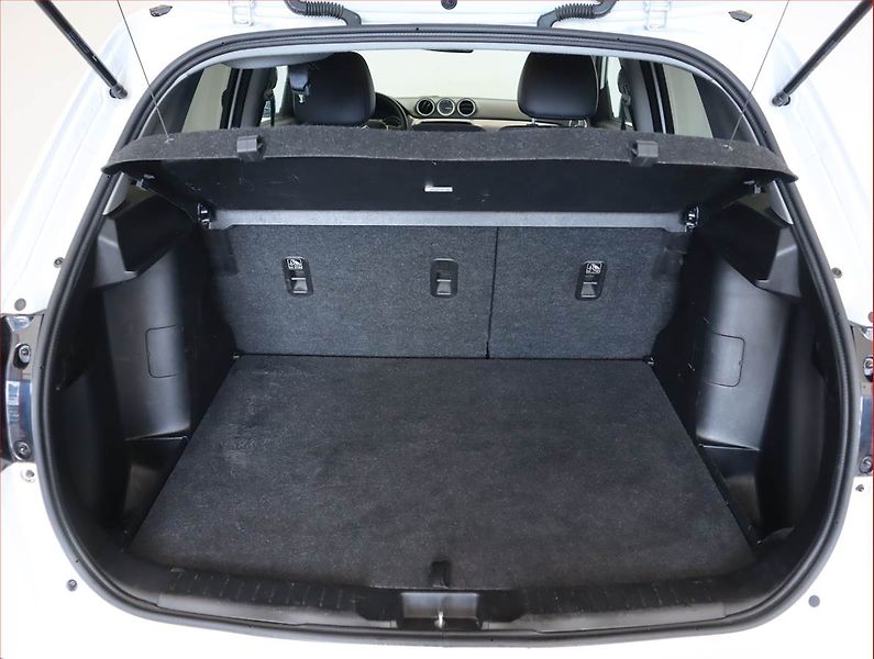 Suzuki Vitara (2016) 1.6 VVT, 4X4, Serv.kniha - fotka 14 z 18