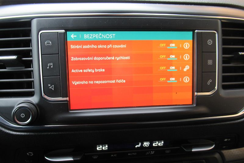 Citroën Jumpy SpaceTourer 8MÍST 1.MAJITEL - fotka 18 z 35