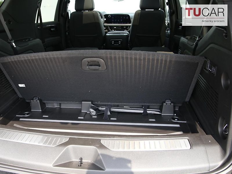 Chevrolet Tahoe (2026) High Country 6.2 V8 - fotka 40 z 45
