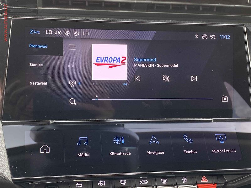 Peugeot 308 (2022) 1.2PT, Allure, LED, TZ, navi - fotka 15 z 18